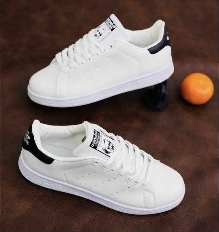 ADIDAA STAN SMITH